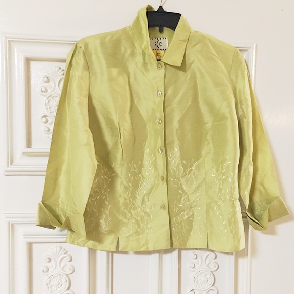 Lovely Lime Satin Floral Embroidery Summer  Top - Picture 1 of 10